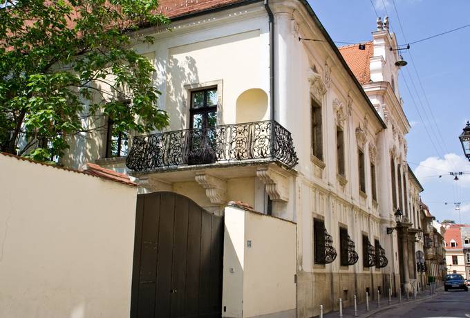Pogled iz Matoševe ulice - Barokna palača Vojković-Oršić-Kulmer-Rauch (Hrvatski povijesni muzej)